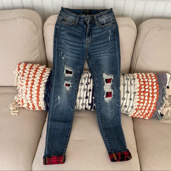 Judy Blue Buffalo Plaid Mid-rise Jeans - Picture 3 of 8